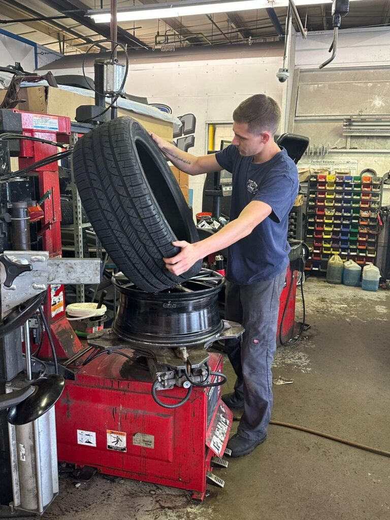 Emergency mechanic and towing service near you